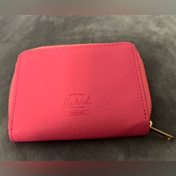 Herschel pink small wallet in great condition. - Picture 7 of 8